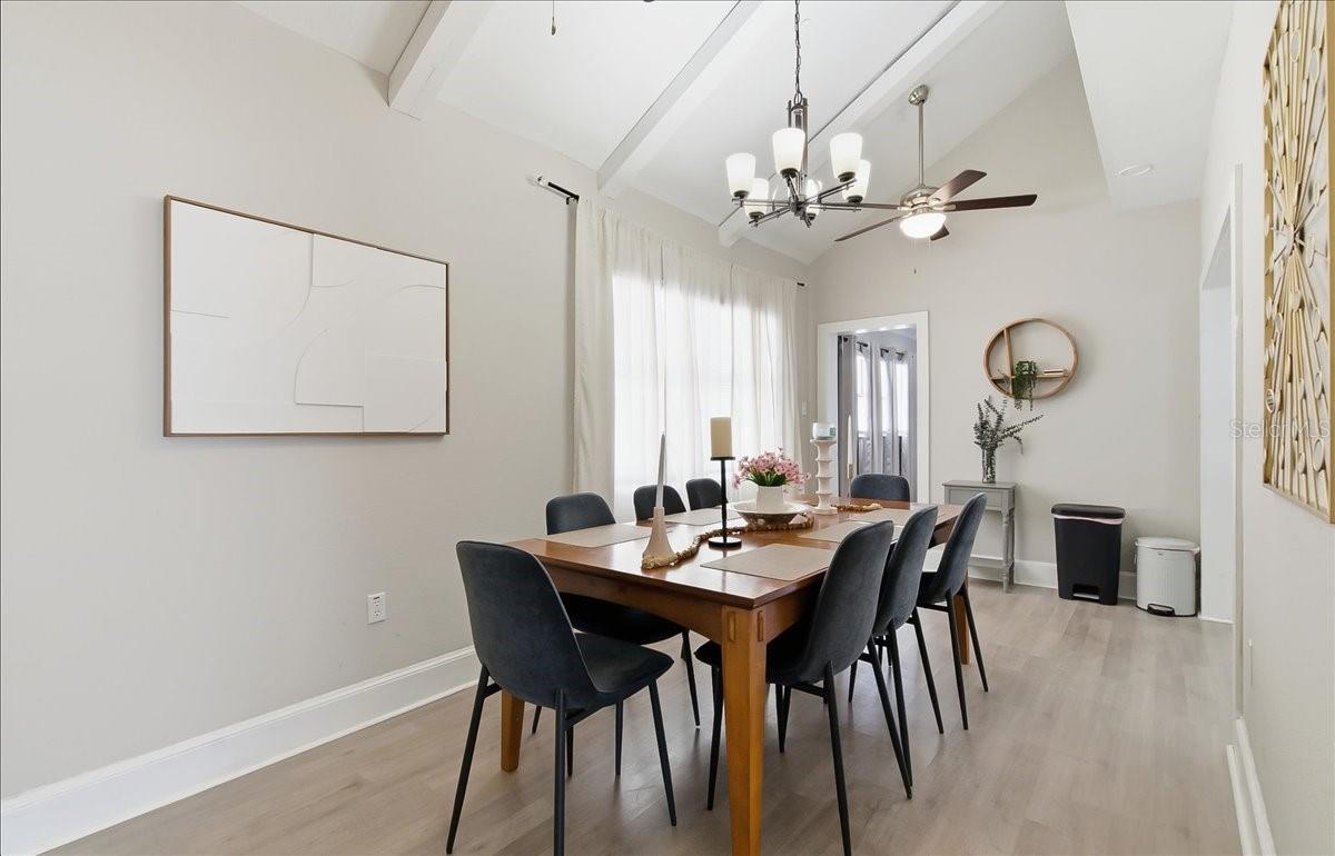 Image 18 of 51 For 305 Conrad Avenue