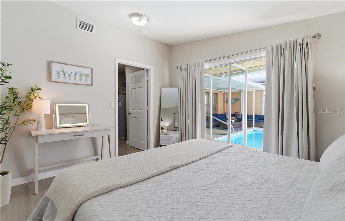 Image 24 of 51 For 305 Conrad Avenue