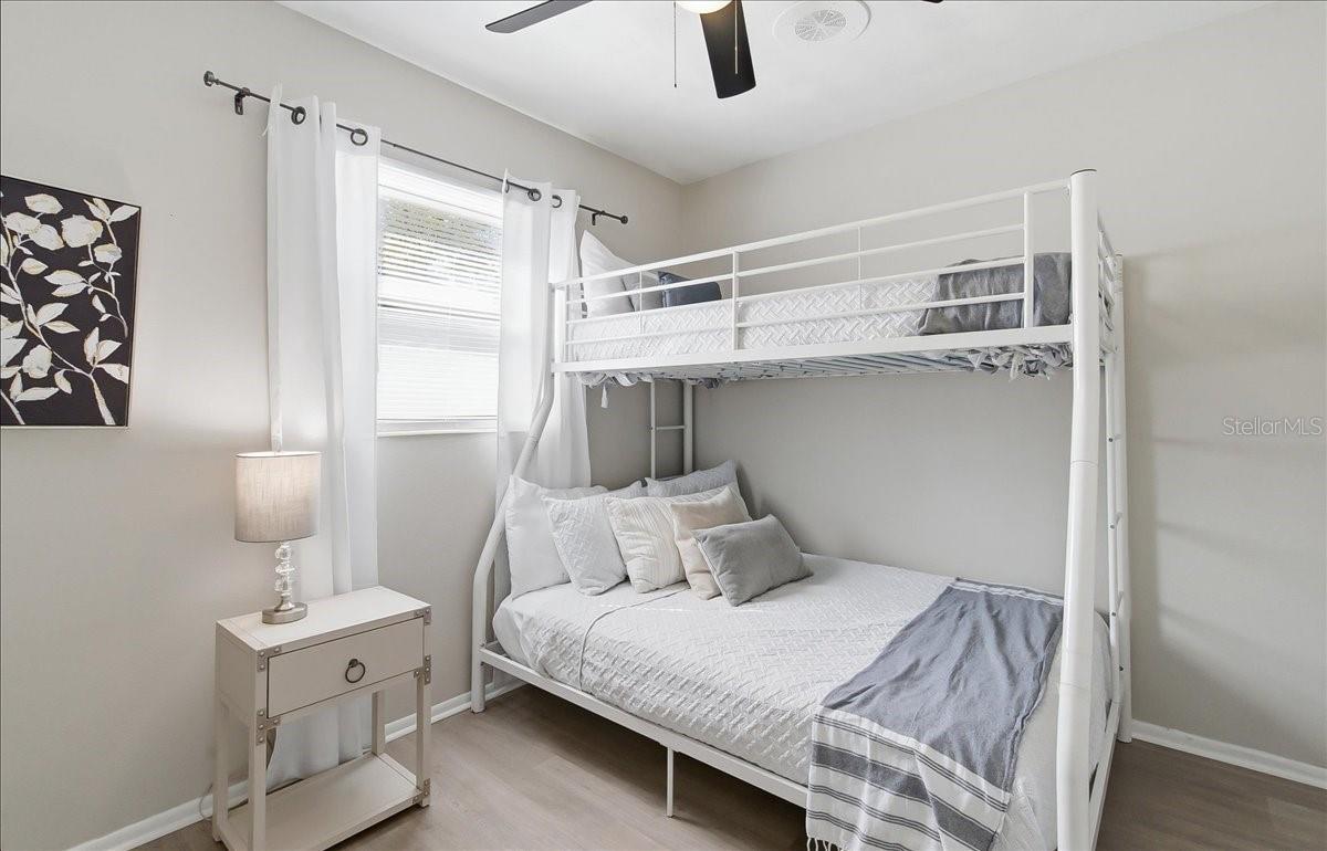 Image 32 of 51 For 305 Conrad Avenue