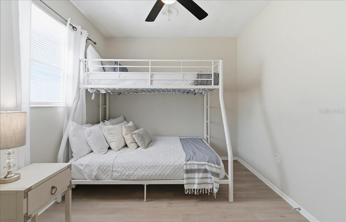 Image 33 of 51 For 305 Conrad Avenue