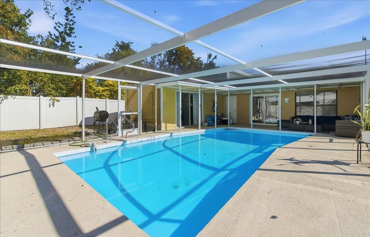 Image 37 of 51 For 305 Conrad Avenue