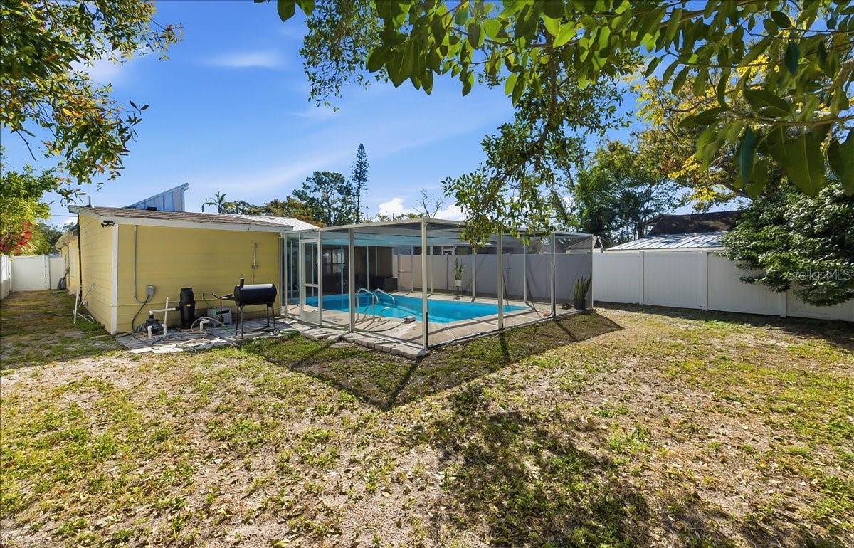 Image 39 of 51 For 305 Conrad Avenue