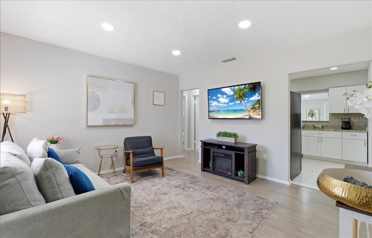 Image 4 of 51 For 305 Conrad Avenue