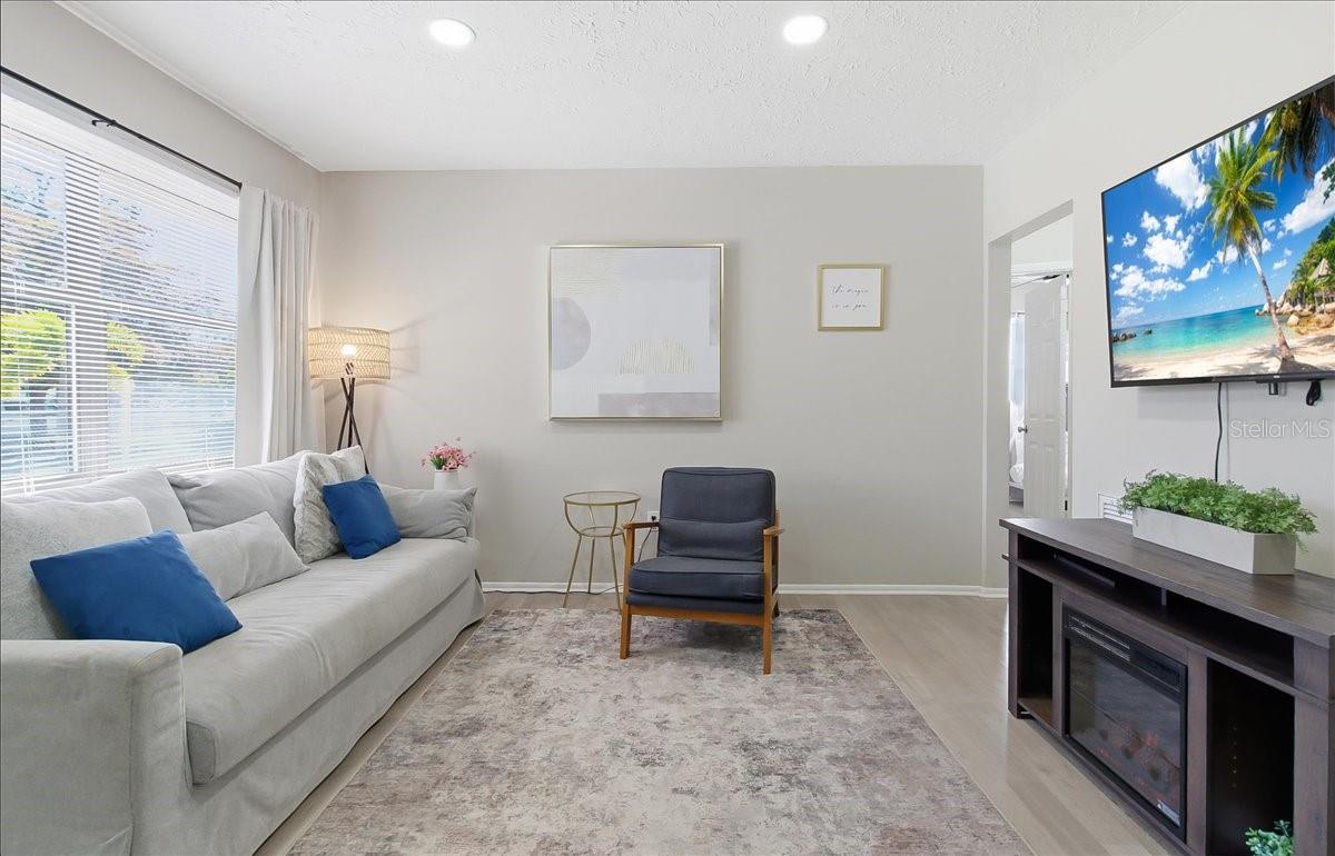 Image 5 of 51 For 305 Conrad Avenue