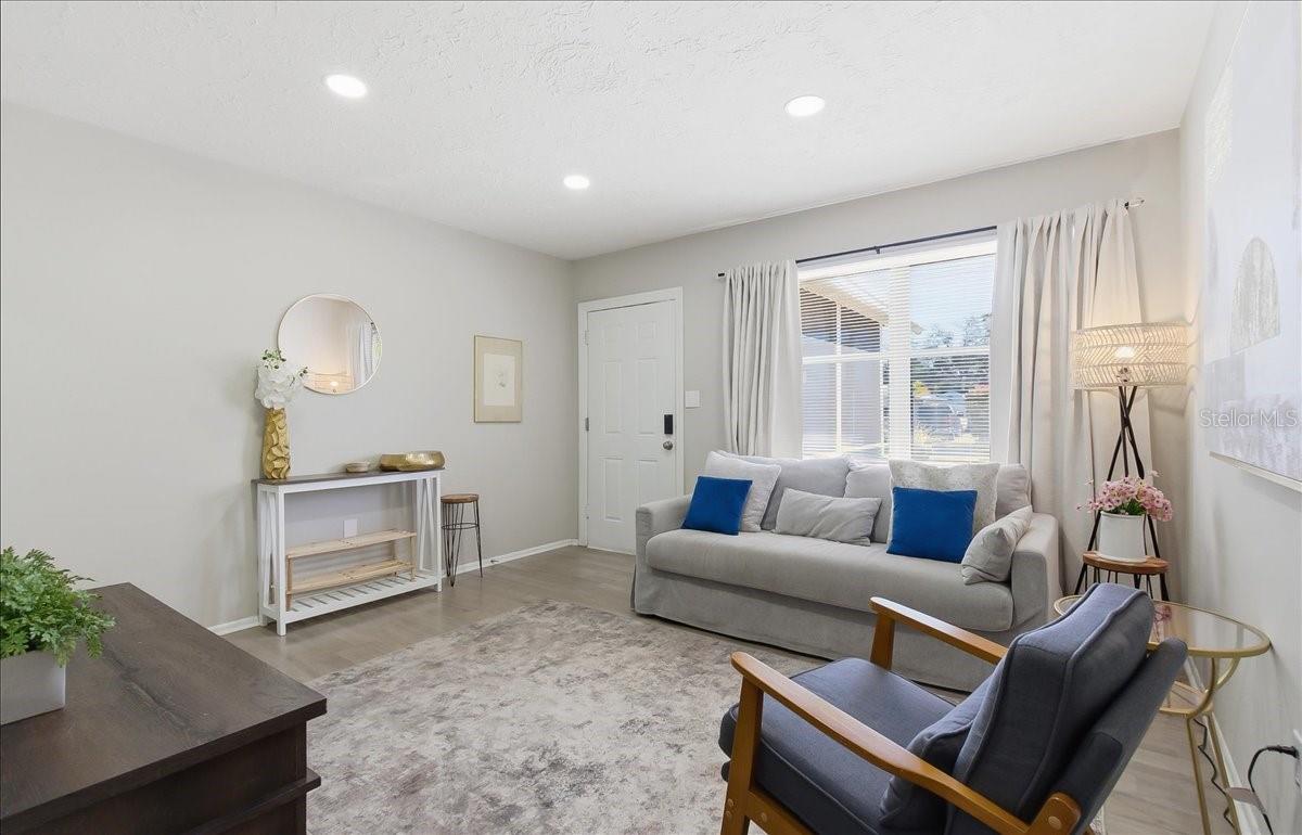 Image 6 of 51 For 305 Conrad Avenue