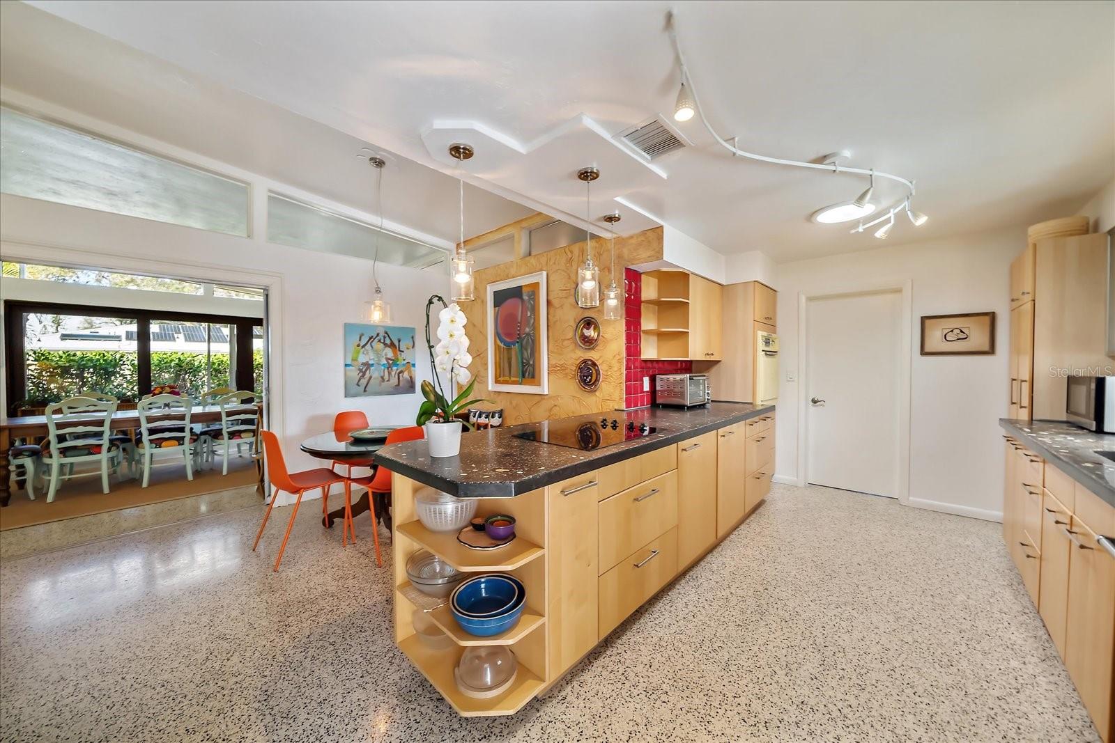 Image 11 of 35 For 2715 Valencia Drive