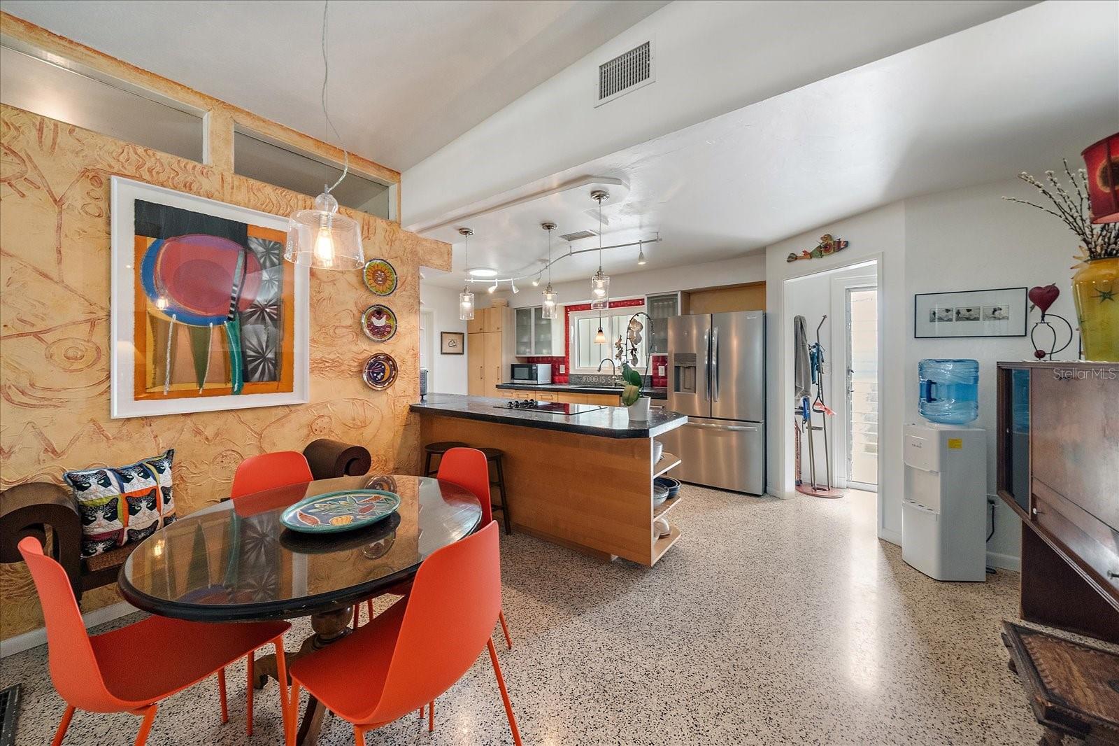 Image 12 of 35 For 2715 Valencia Drive