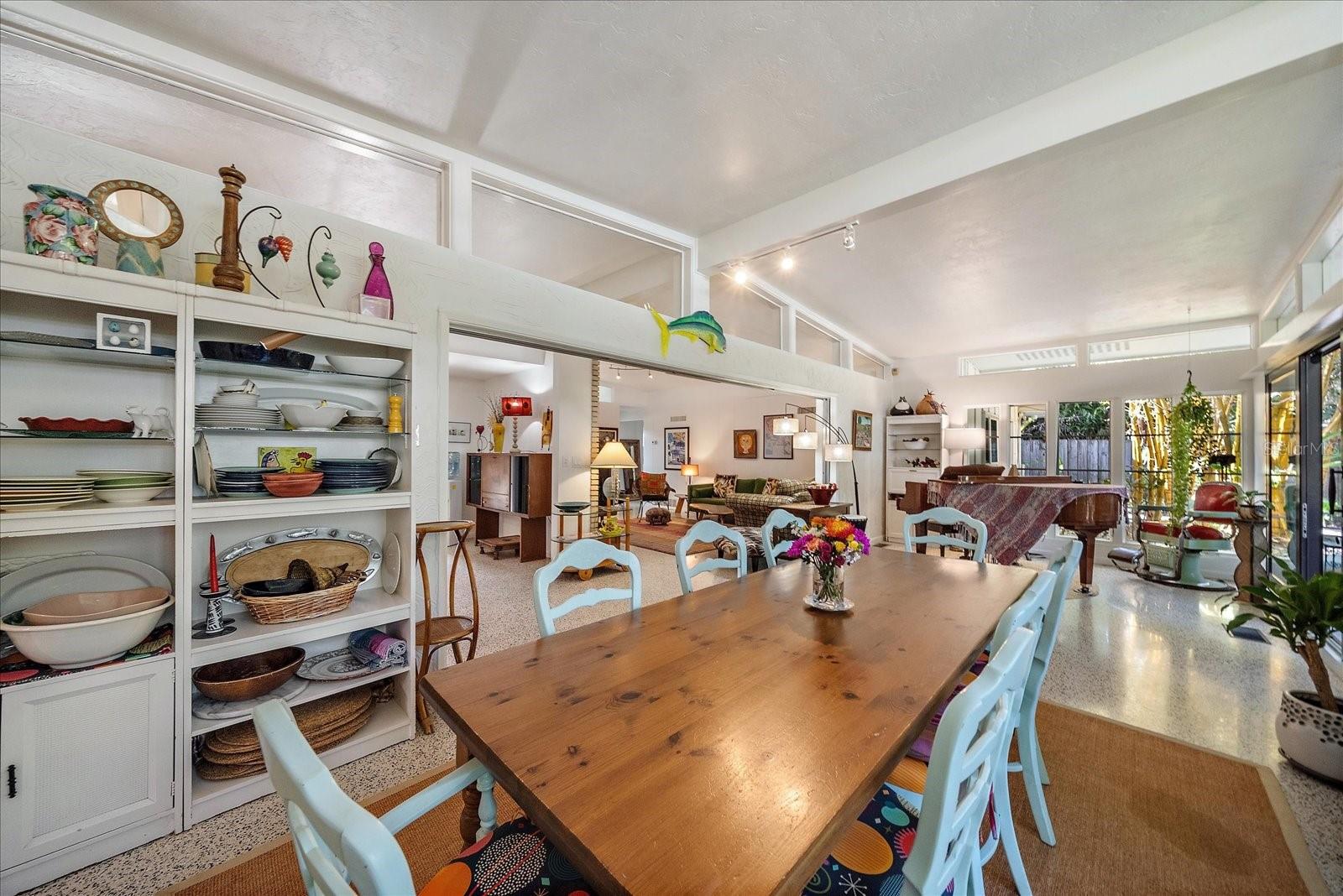 Image 15 of 35 For 2715 Valencia Drive