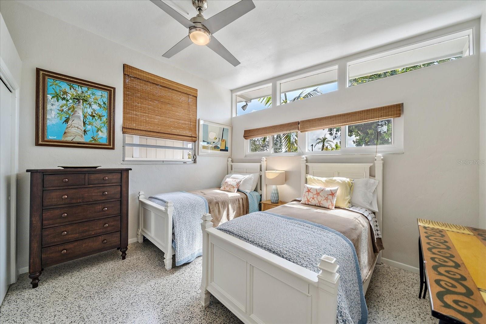 Image 22 of 35 For 2715 Valencia Drive