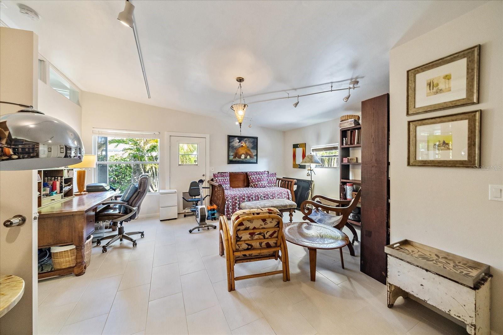 Image 27 of 35 For 2715 Valencia Drive