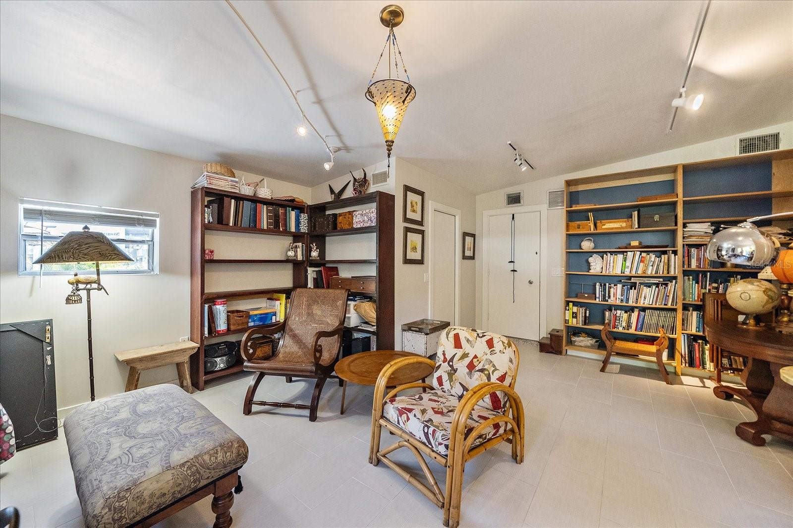 Image 28 of 35 For 2715 Valencia Drive