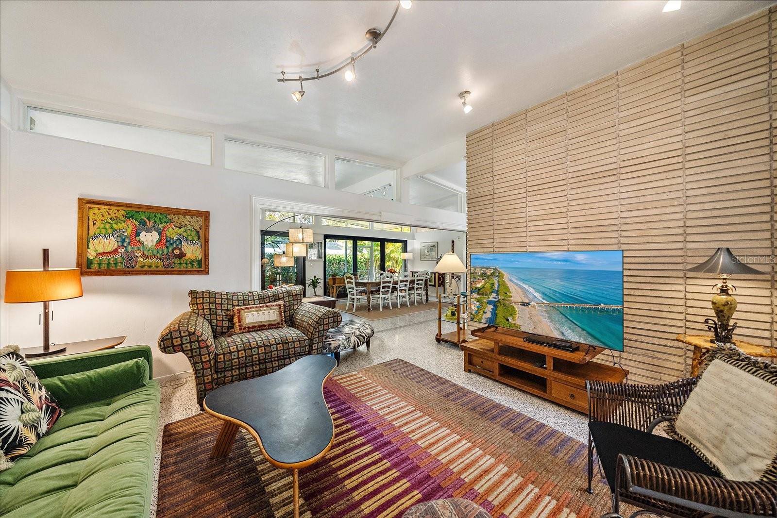 Image 5 of 35 For 2715 Valencia Drive