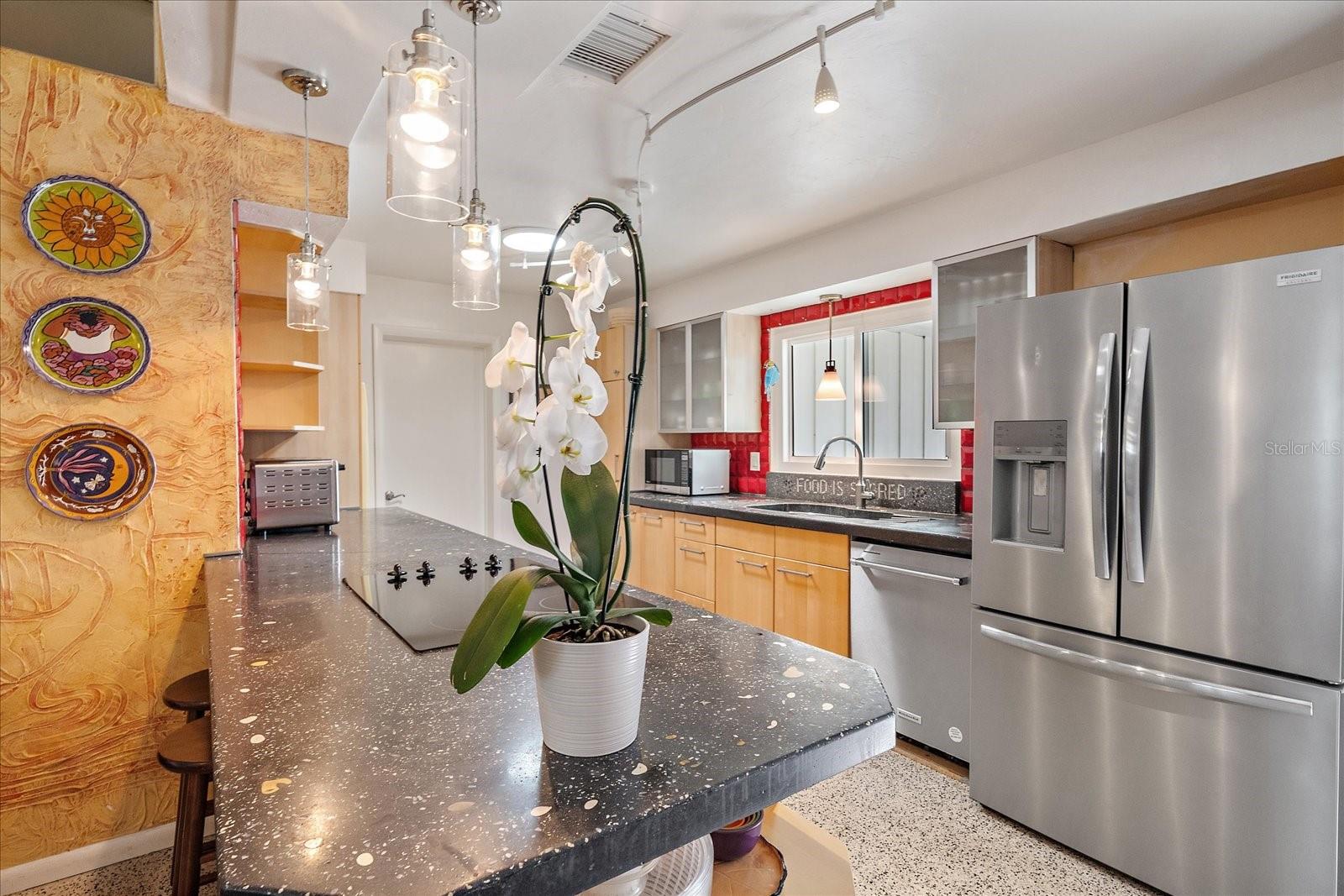 Image 8 of 35 For 2715 Valencia Drive