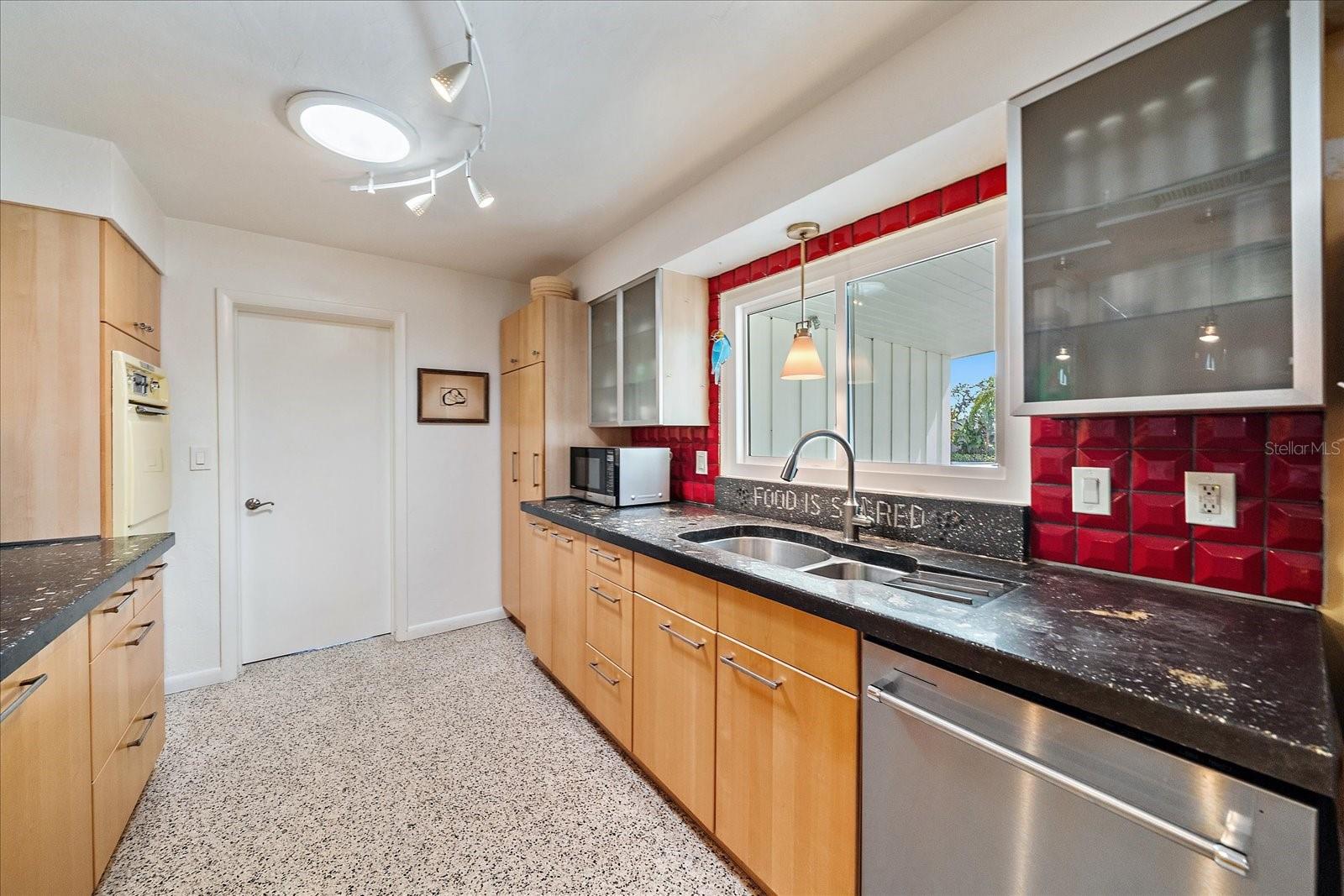 Image 9 of 35 For 2715 Valencia Drive