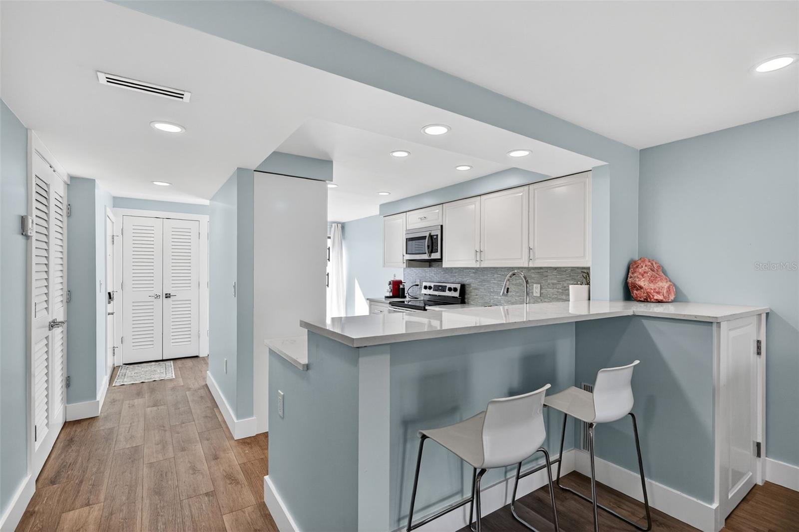 Image 9 of 42 For 3805 Bay Drive 201