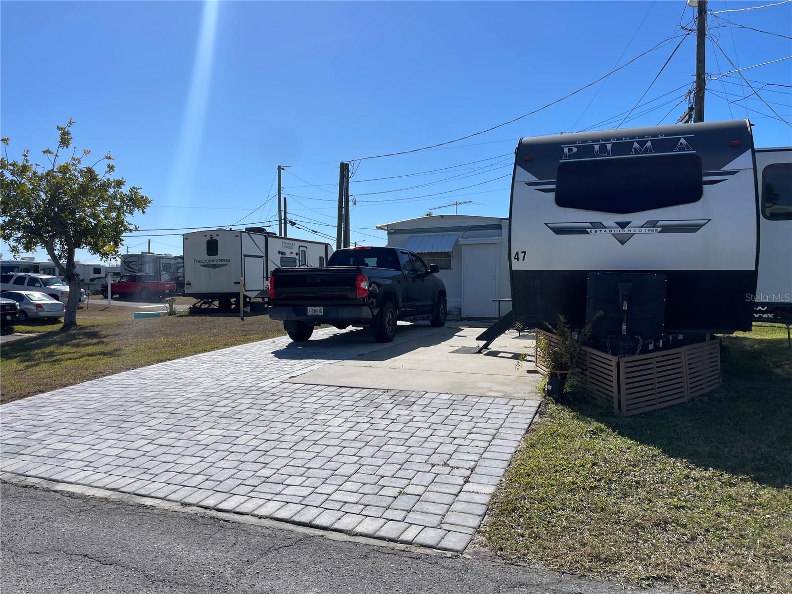 Image 2 of 11 For 47 Illinois Street