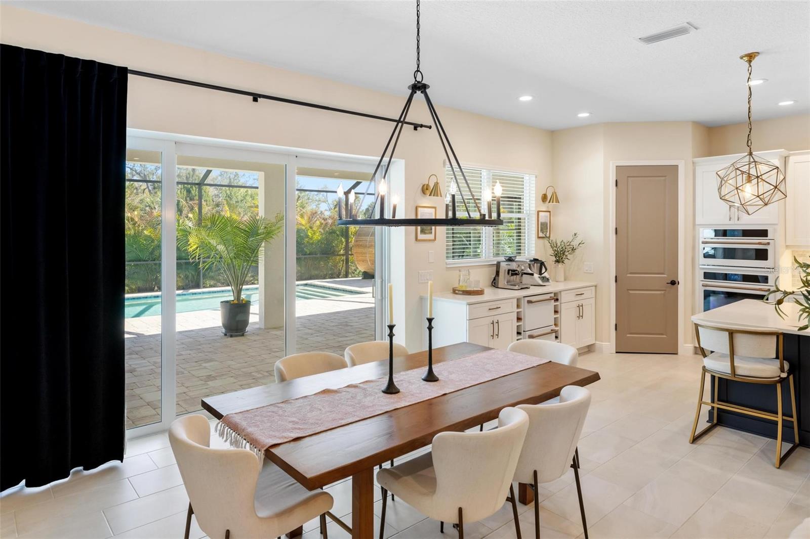 Image 19 of 91 For 12492 Davie Court