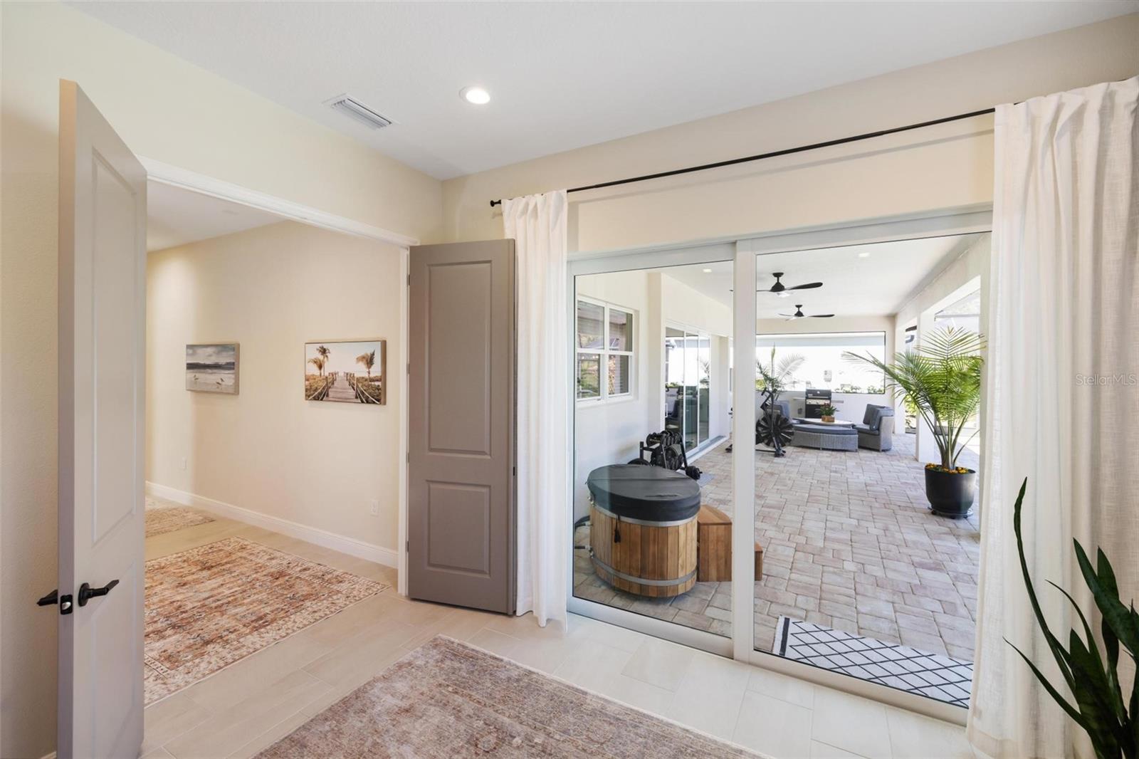 Image 35 of 91 For 12492 Davie Court