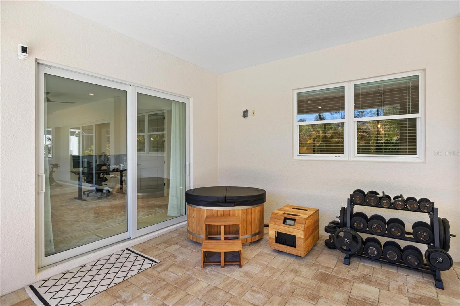 Image 36 of 91 For 12492 Davie Court