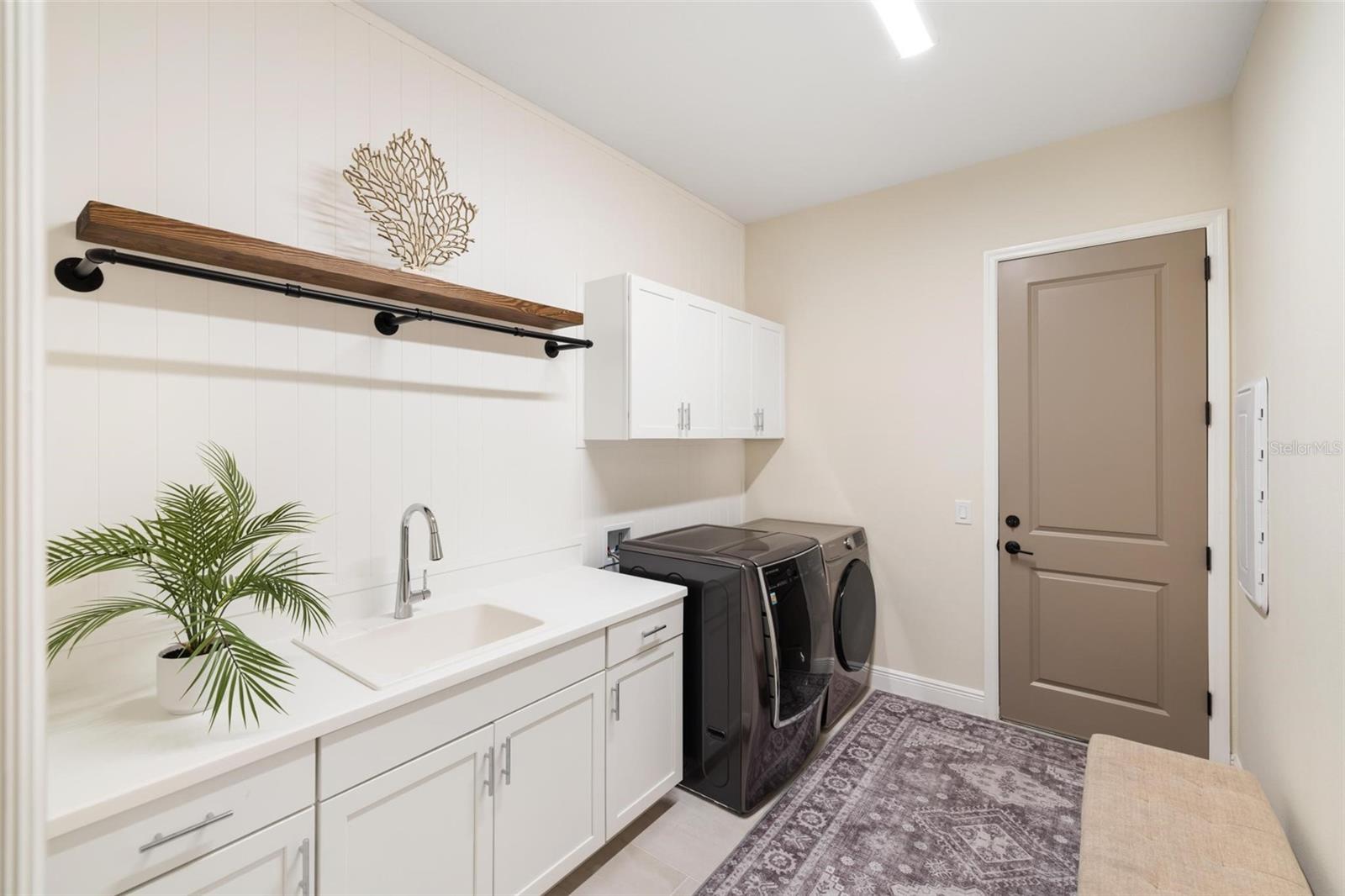 Image 46 of 91 For 12492 Davie Court