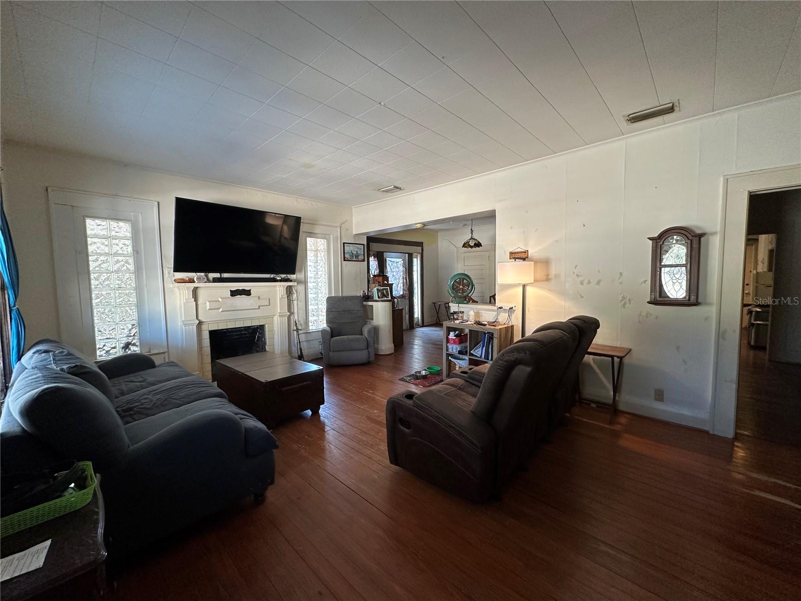 Image 23 of 46 For 513 Main Street