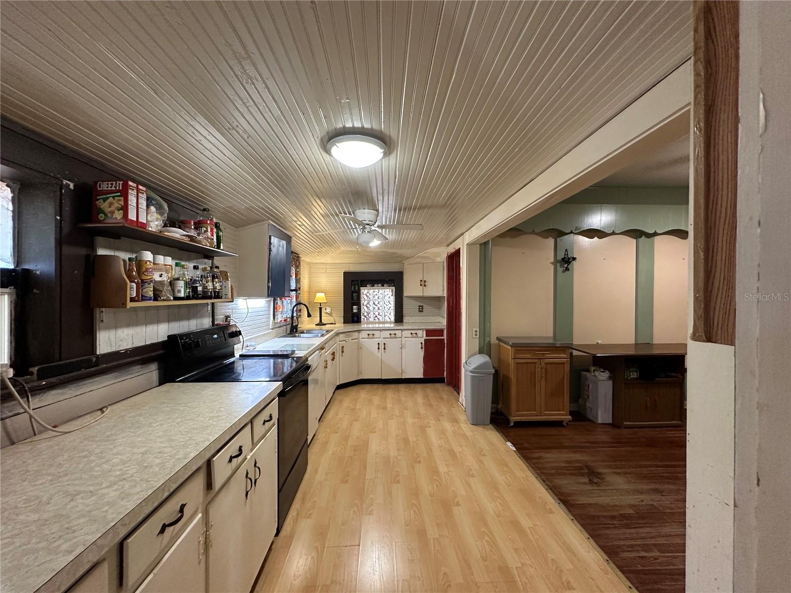 Image 26 of 46 For 513 Main Street