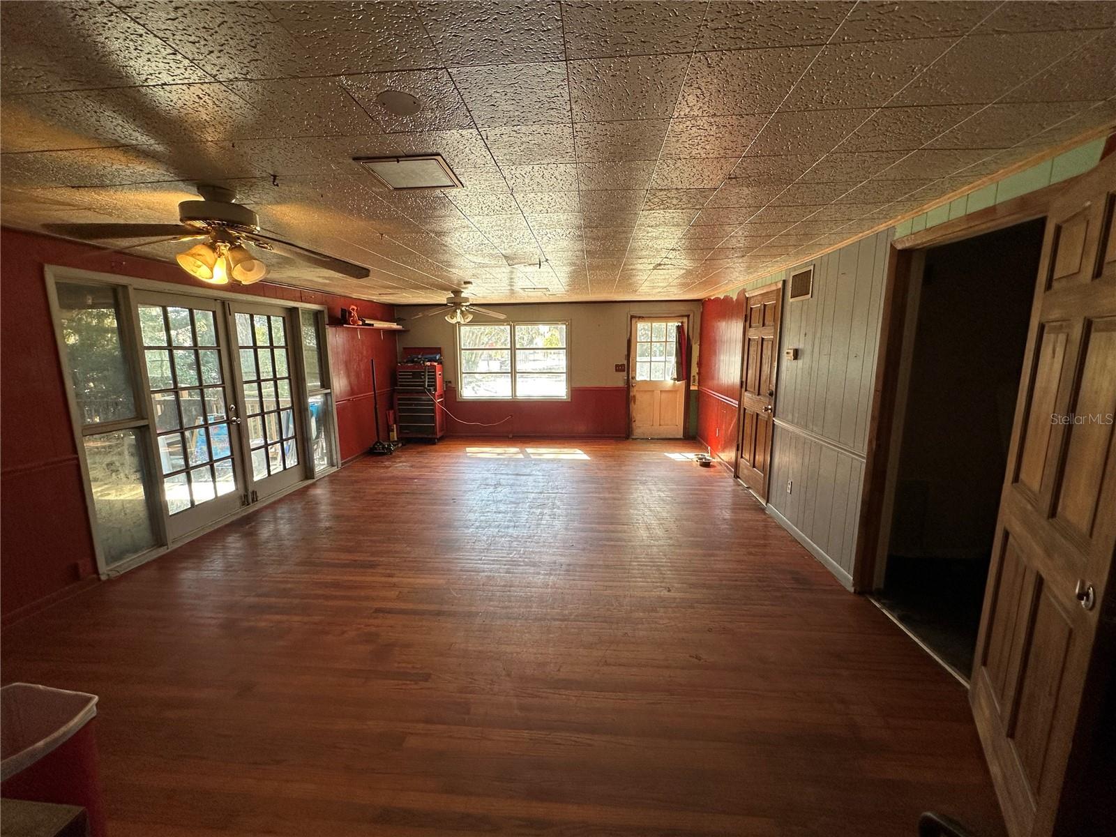 Image 33 of 46 For 513 Main Street