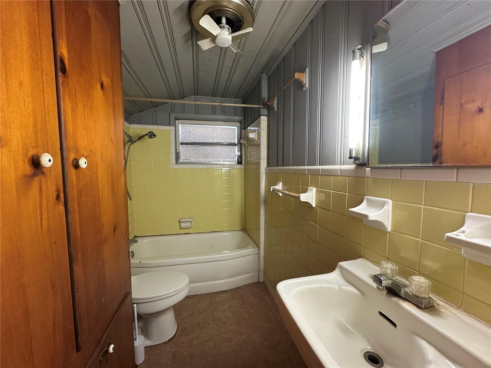 Image 35 of 46 For 513 Main Street