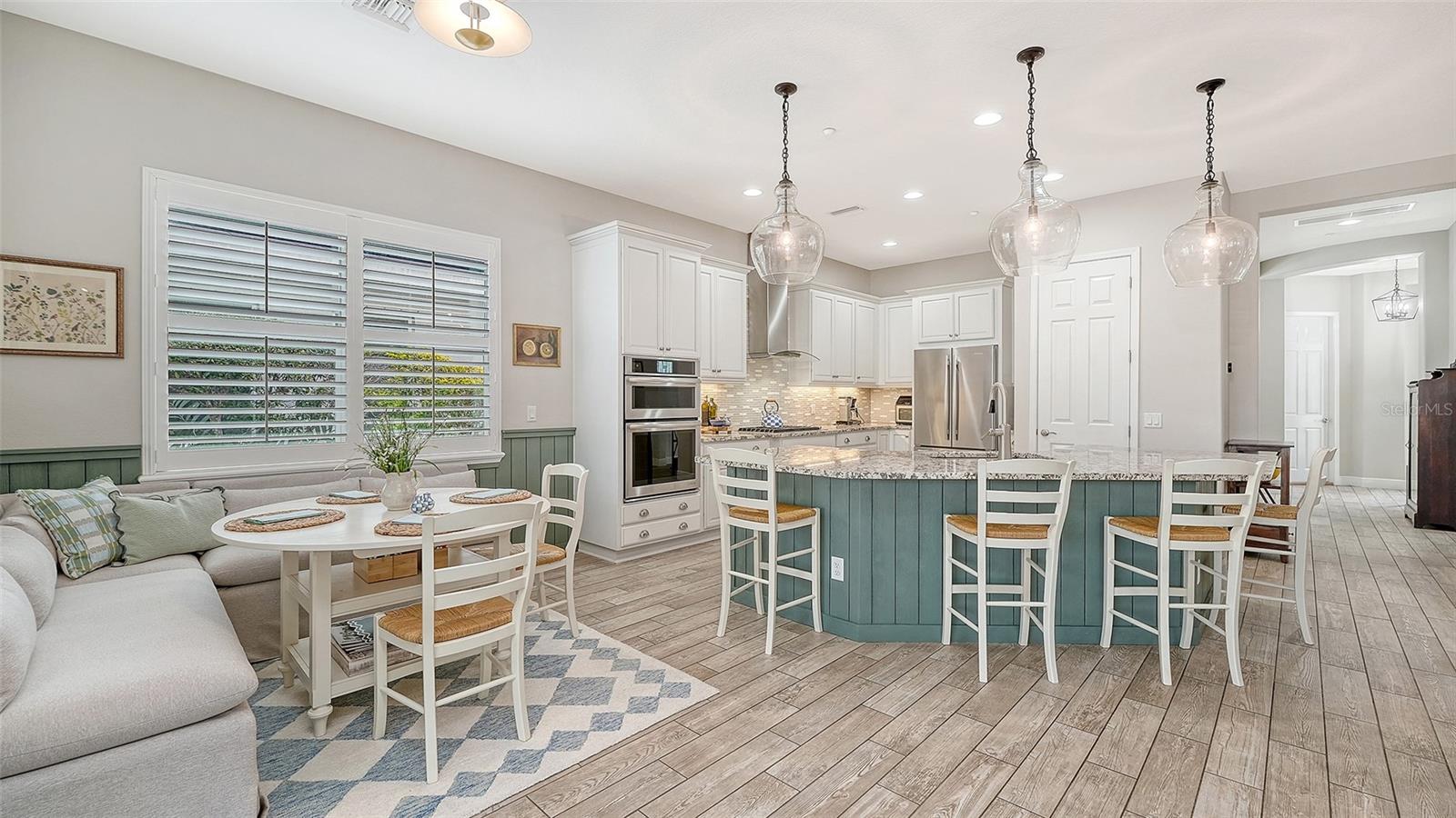 Image 13 of 52 For 4209 5th Avenue Ne