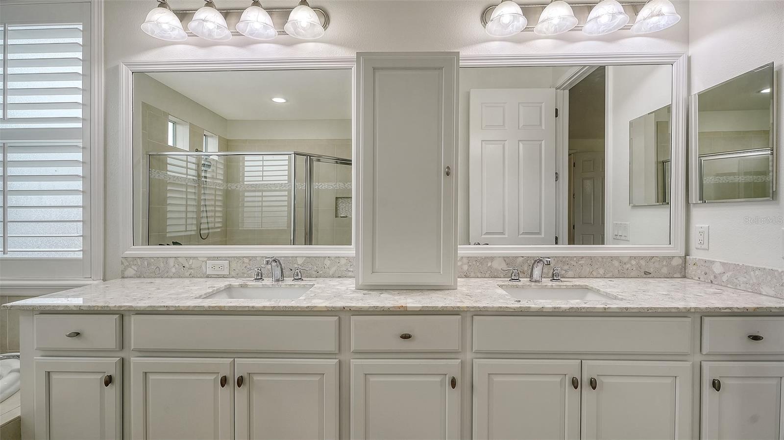 Image 23 of 52 For 4209 5th Avenue Ne