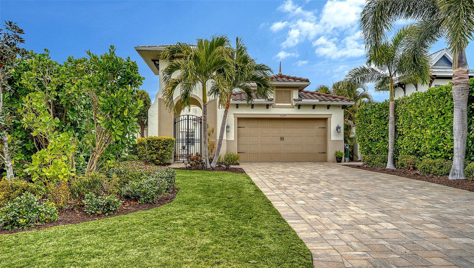 Image 3 of 52 For 4209 5th Avenue Ne