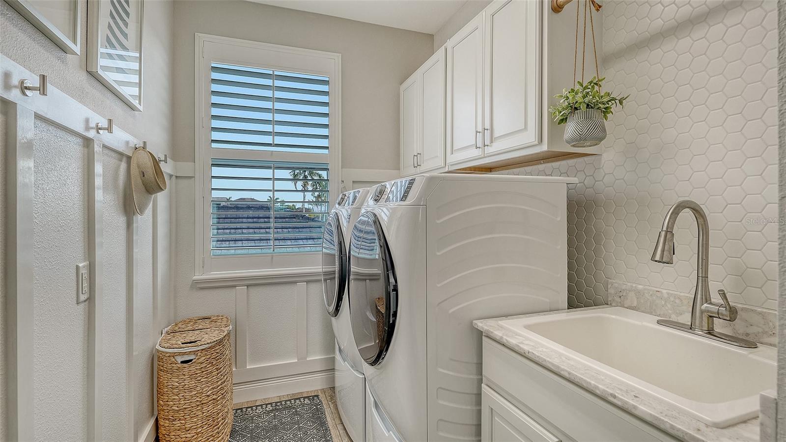 Image 34 of 52 For 4209 5th Avenue Ne