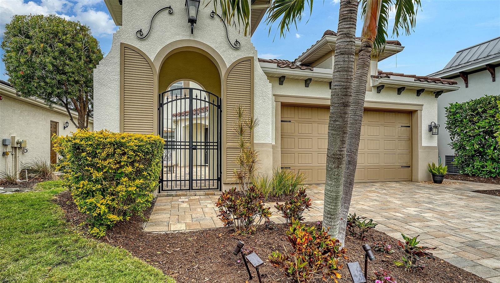 Image 4 of 52 For 4209 5th Avenue Ne