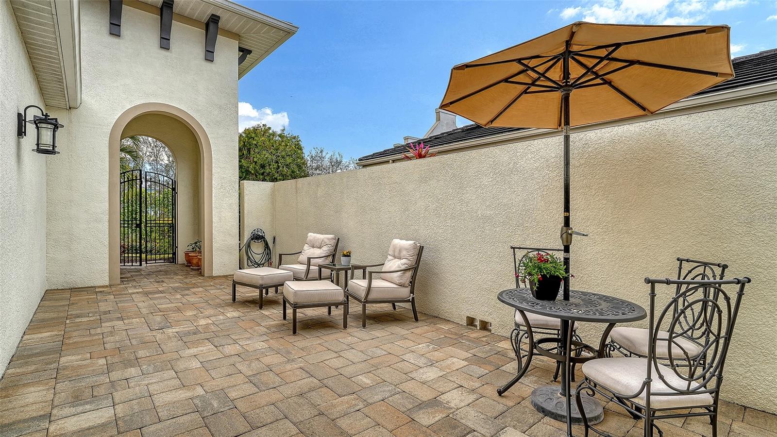 Image 5 of 52 For 4209 5th Avenue Ne