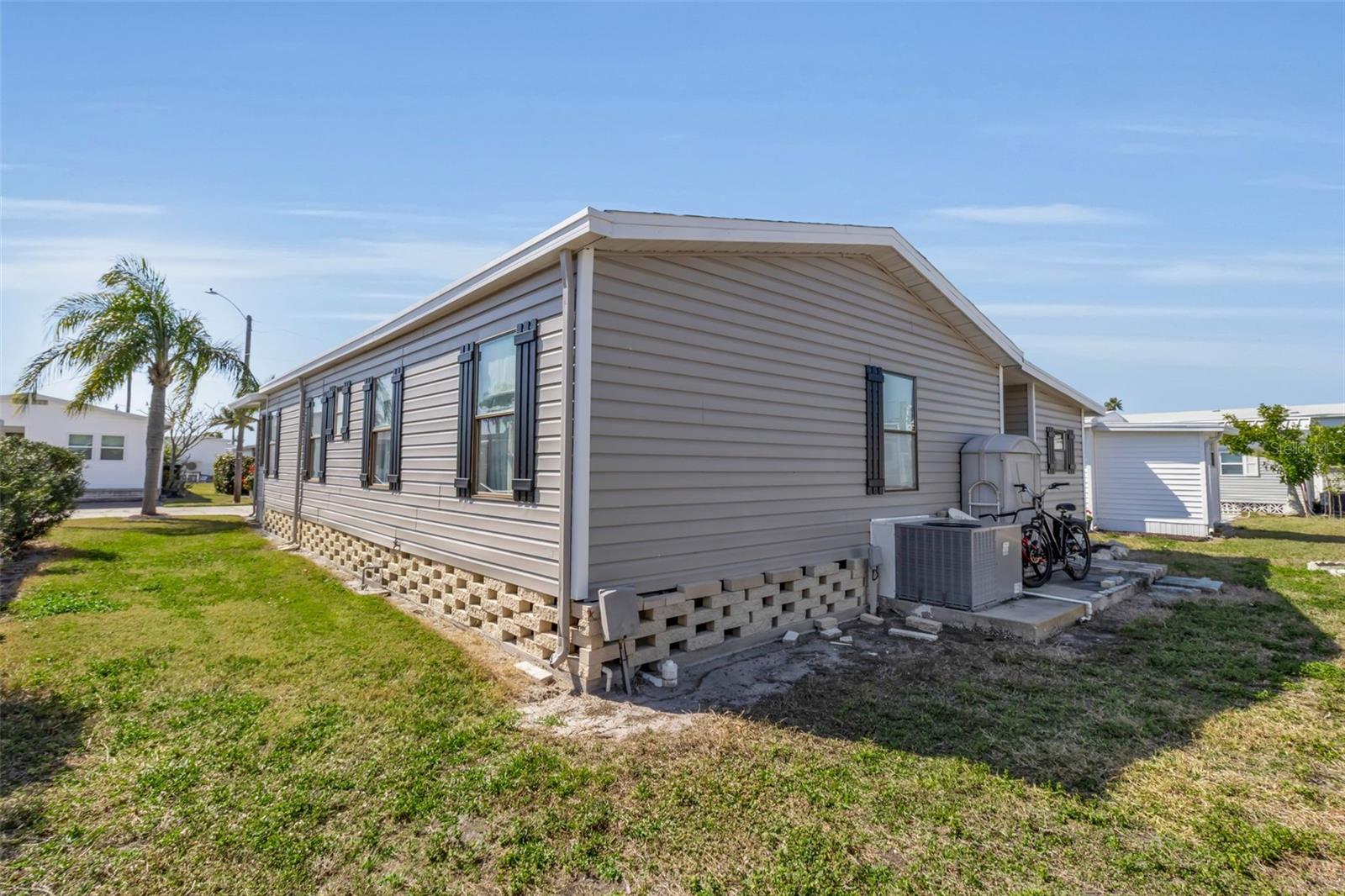 Image 10 of 69 For 10315 Cortez Road W 26j