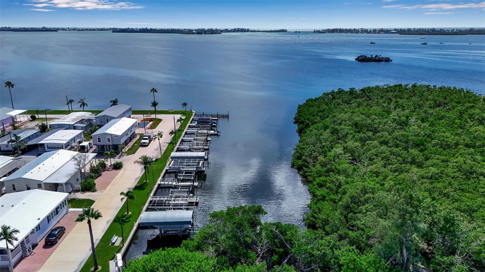 Image 46 of 69 For 10315 Cortez Road W 26j