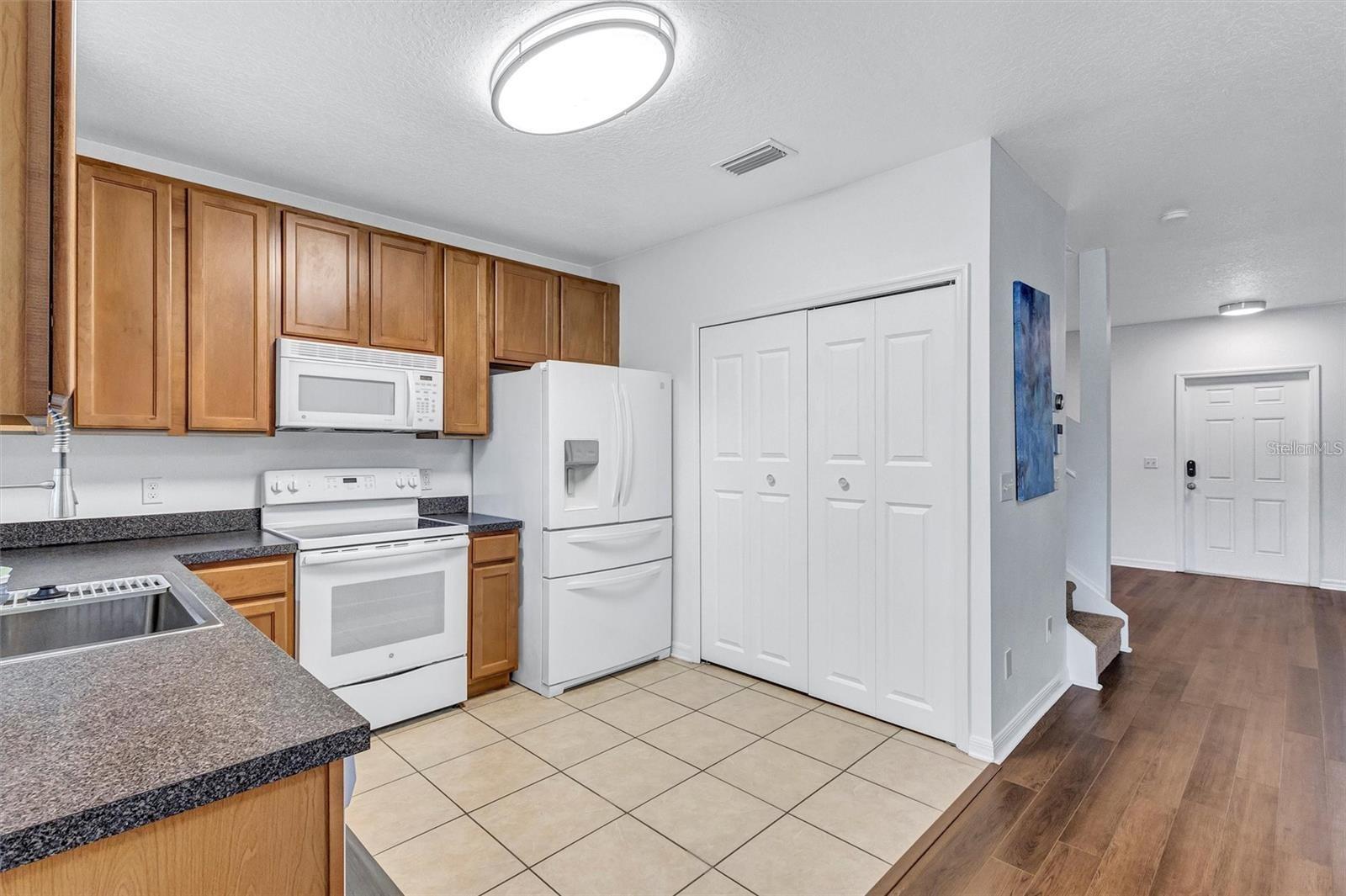 Image 4 of 29 For 14952 Amberjack Terrace