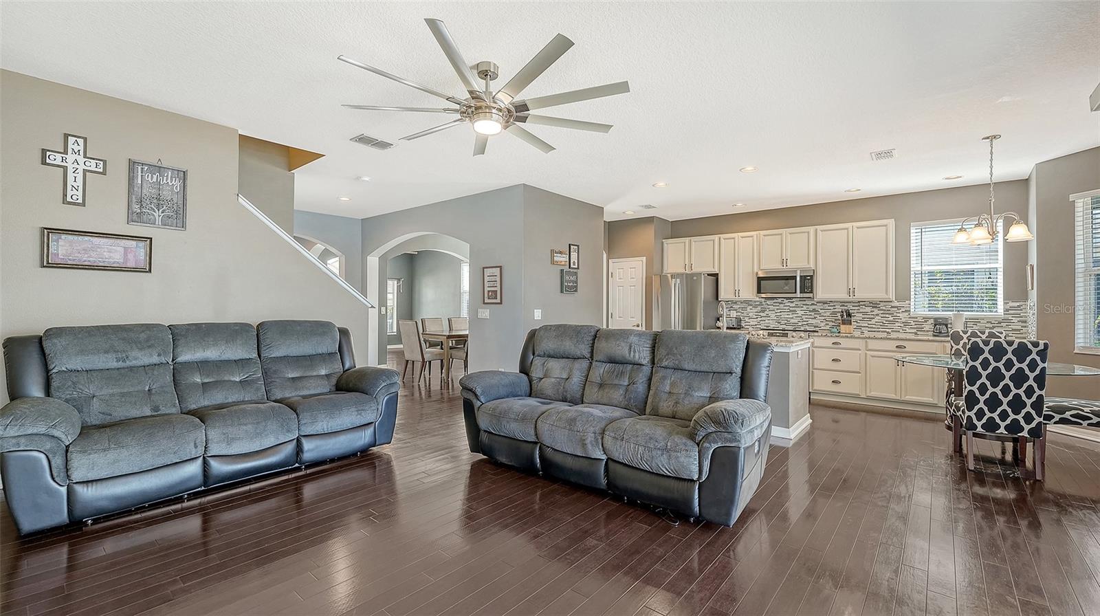 Image 18 of 52 For 5914 53rd Lane E