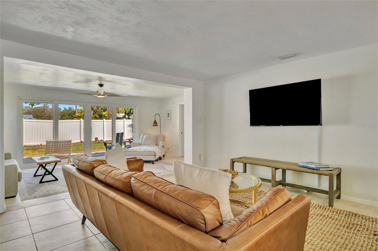 Image 10 of 35 For 6426 Colonial Drive