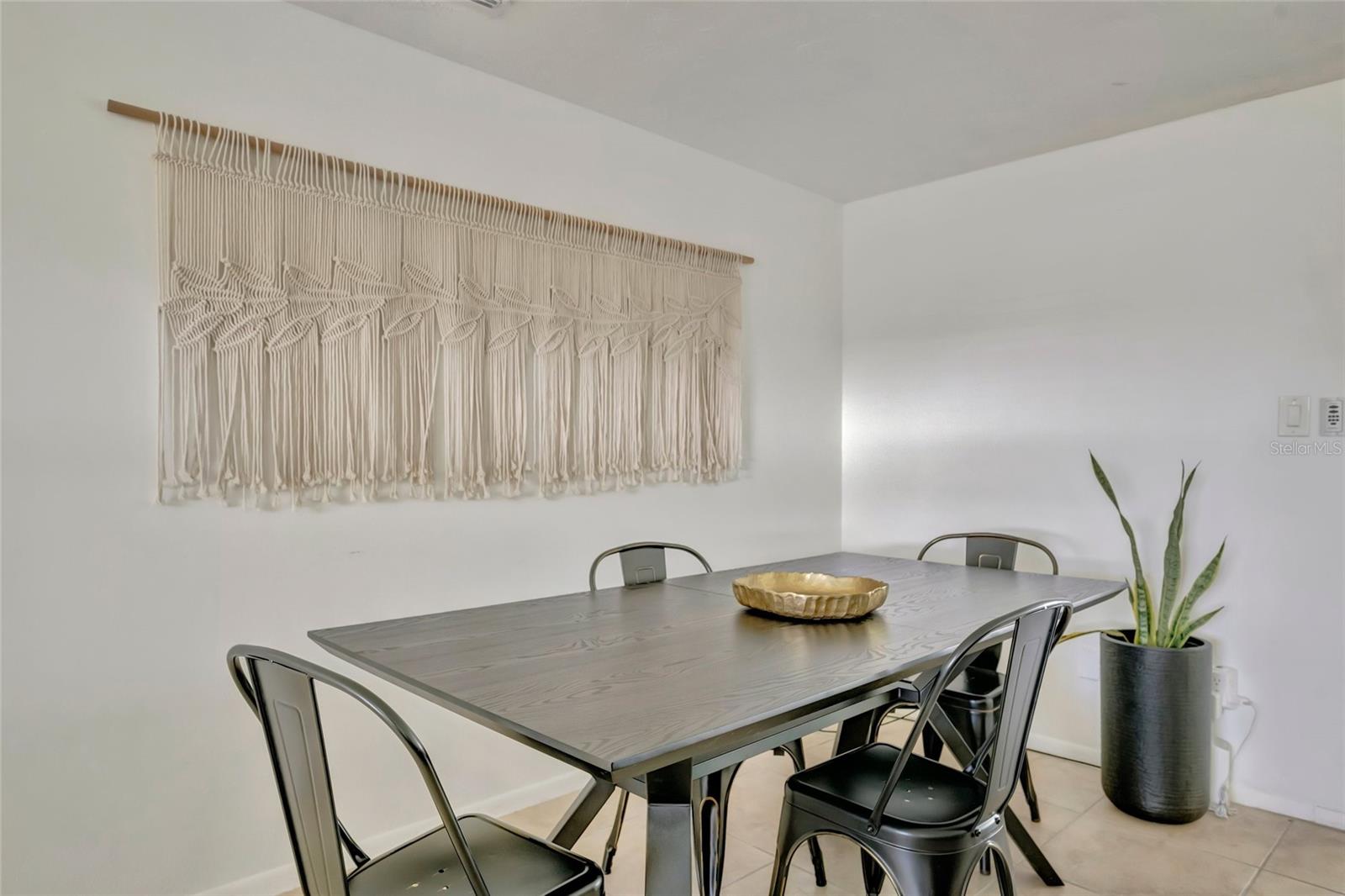 Image 12 of 35 For 6426 Colonial Drive