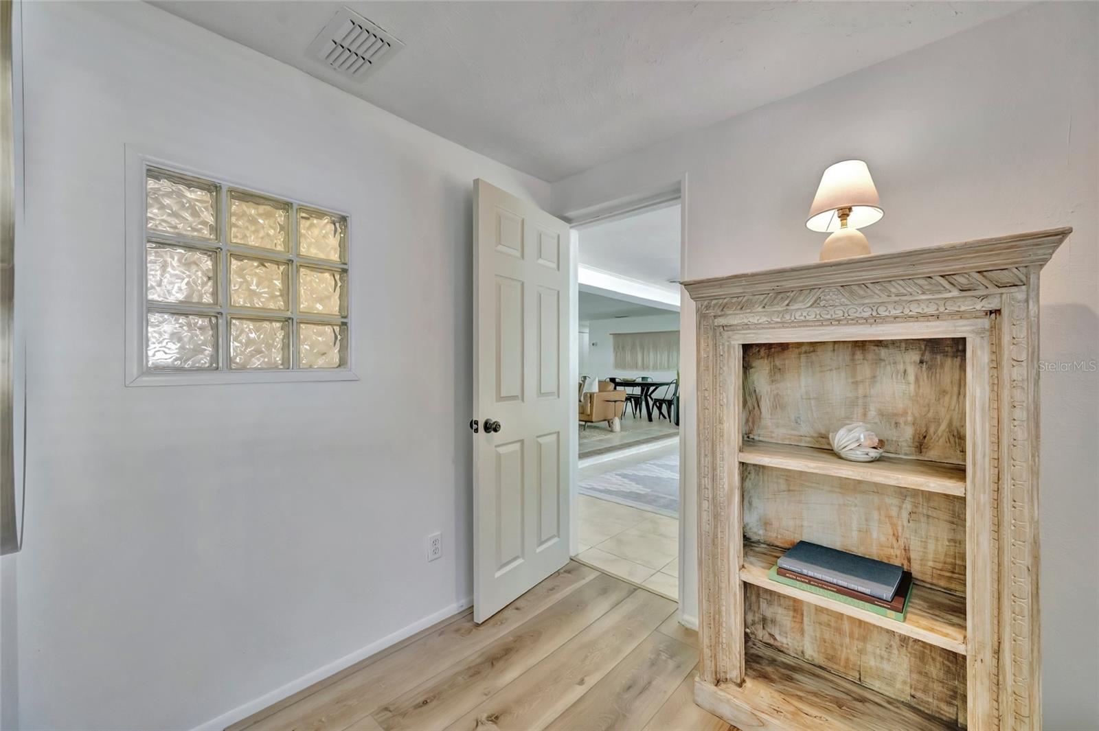 Image 18 of 35 For 6426 Colonial Drive