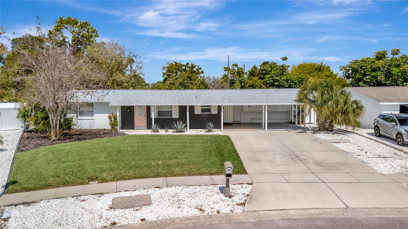 Image 2 of 35 For 6426 Colonial Drive