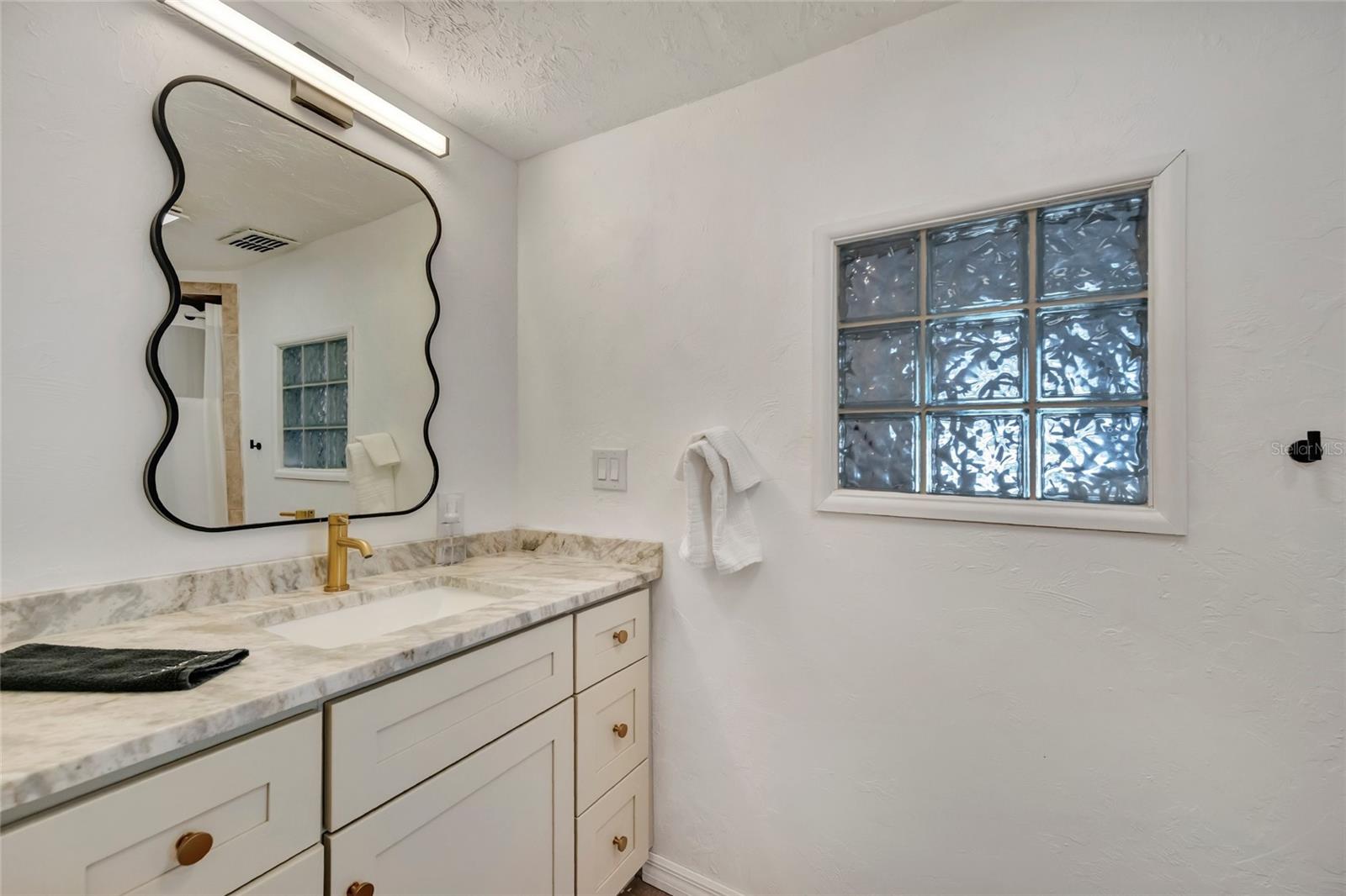 Image 20 of 35 For 6426 Colonial Drive