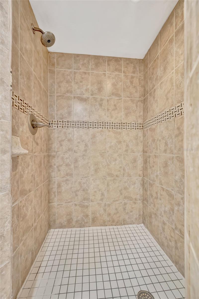 Image 21 of 35 For 6426 Colonial Drive