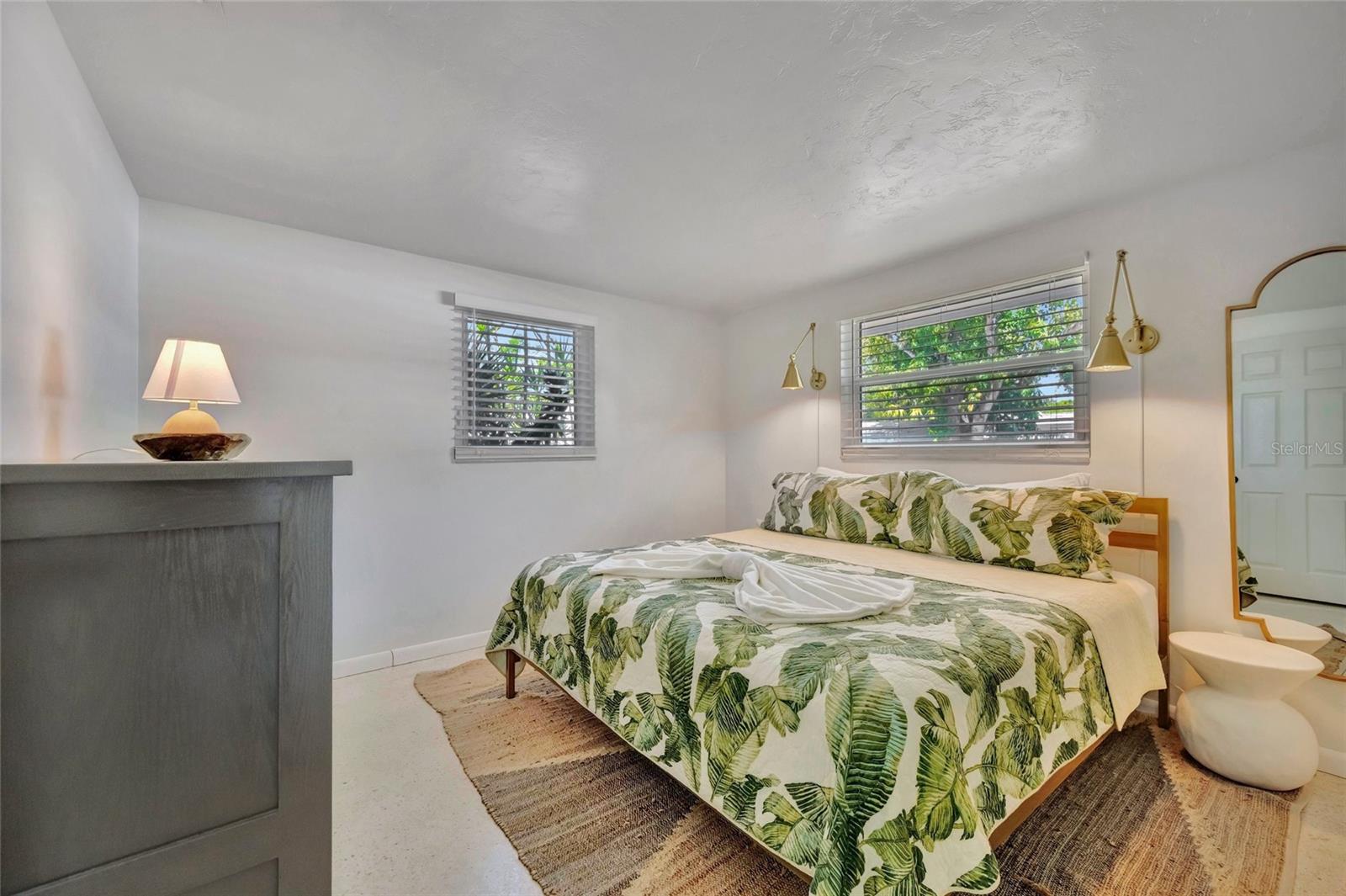 Image 25 of 35 For 6426 Colonial Drive