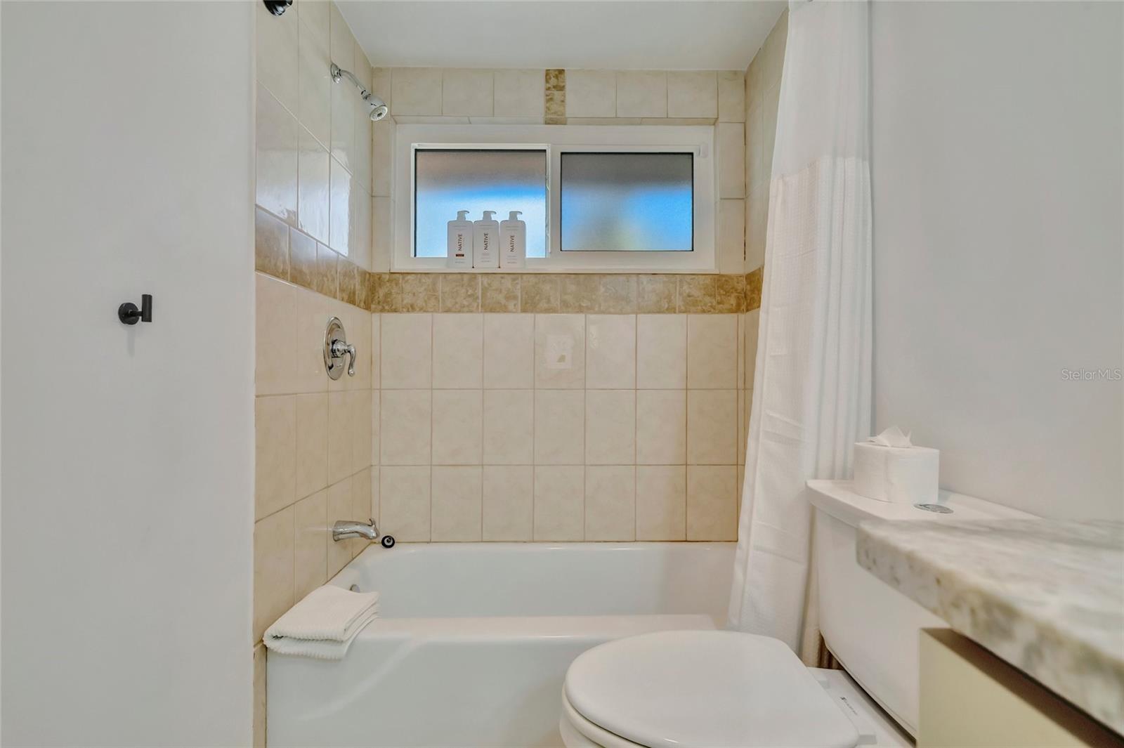 Image 28 of 35 For 6426 Colonial Drive