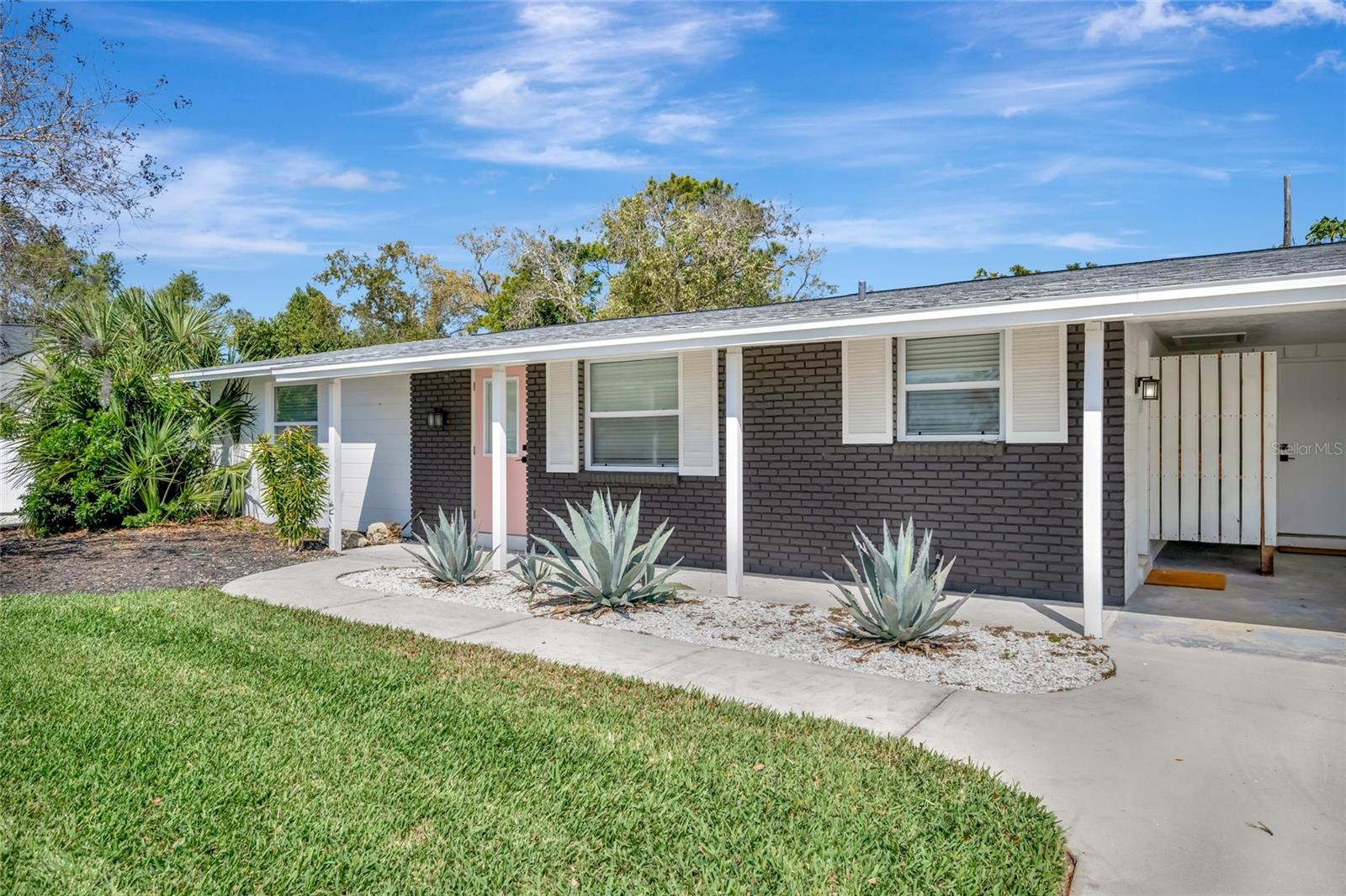 Image 3 of 35 For 6426 Colonial Drive