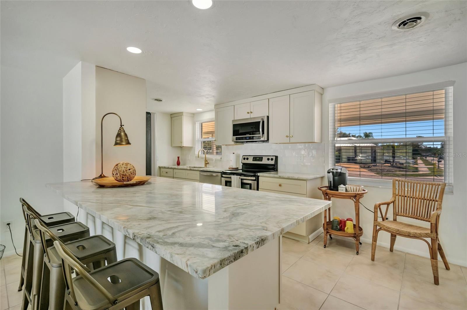 Image 4 of 35 For 6426 Colonial Drive