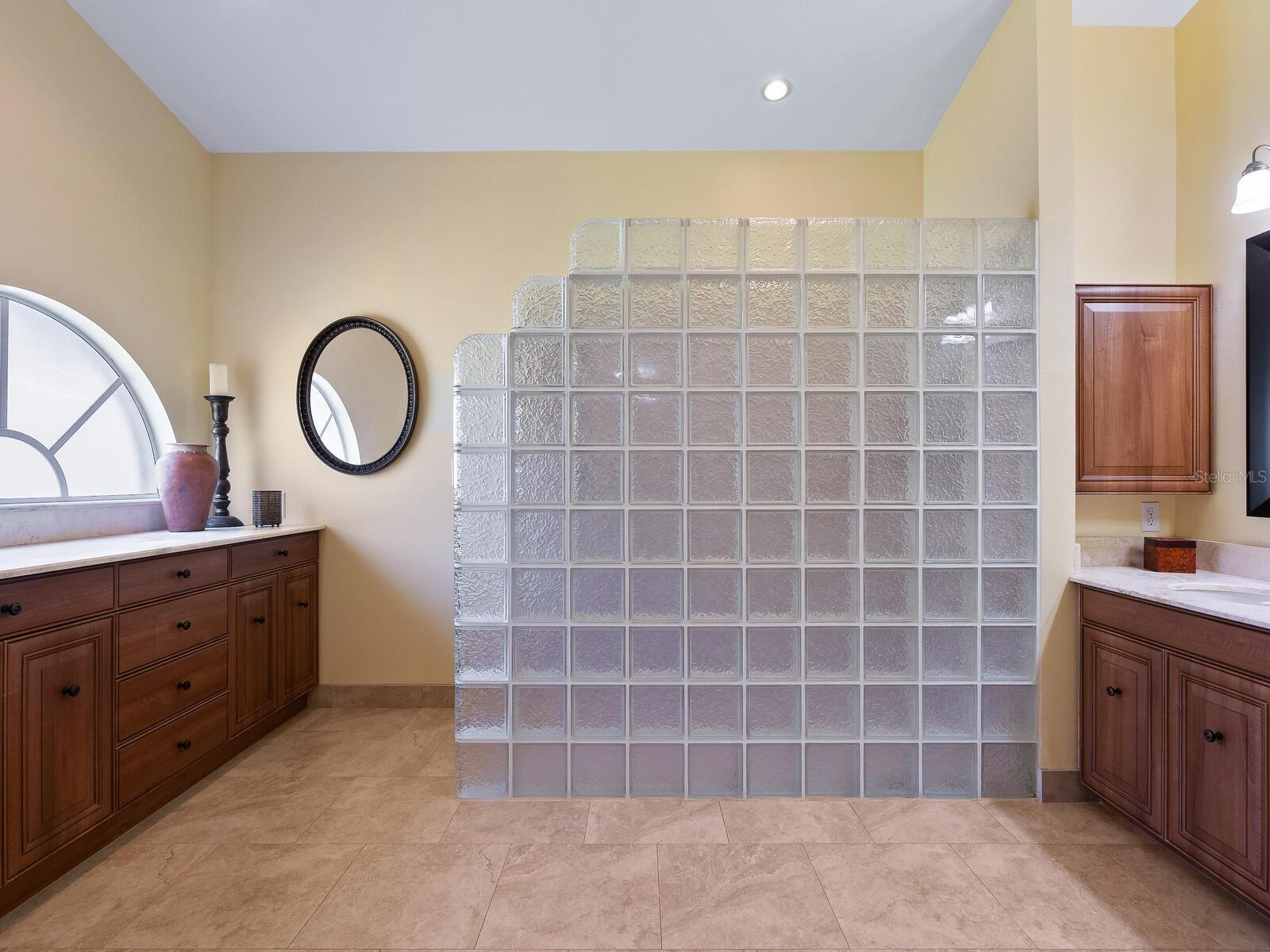 Image 22 of 68 For 6311 Turners Gap Road