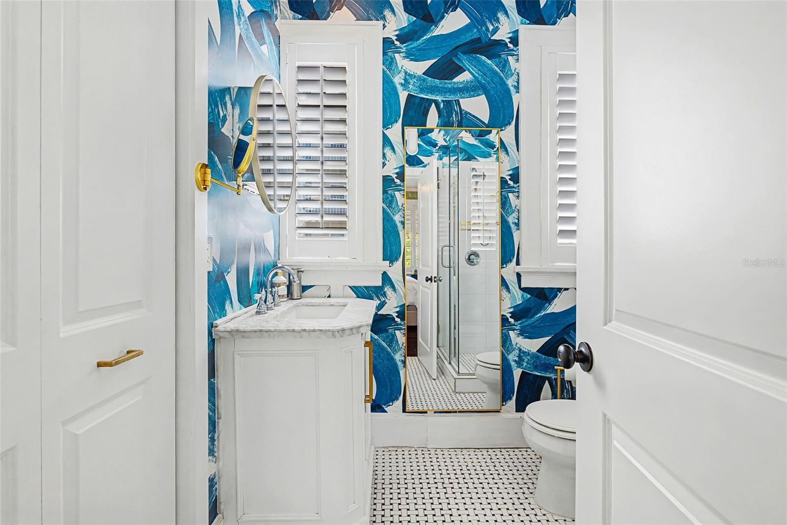 Listing photo id 10 for 210 17th Street W 21